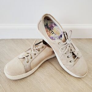 Born Paloma Women's Tan Suede Sneakers Size 8.5